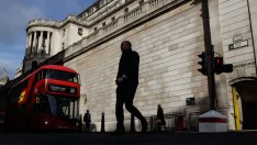 Британската икономика записа символичен ръст от 0,1% за зимата