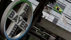 ЕС иска допълнителна информация от Bayer и Monsanto за сливането