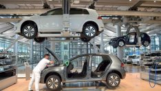 България удвоява субсидиите за VW, за да спечели завода 