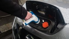 Япония „диша прахта“ на Tesla и Hyundai при електромобилното зареждане