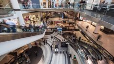 Защо хората посещават моловете?