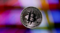 Биткойнът падна под 30 хил. долара за първи път от месец