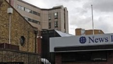 Мърдок продава "офис крепостта" си в източен Лондон