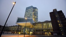 ЕЦБ вече отстъпи за отрицателните лихви, ред е на правителствата да помогнат