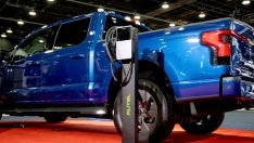 Ford сви наполовина производствените цели за е-пикапа F-150 Lightning заради търсенето