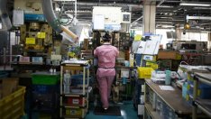 Фабричното производство в Япония се завръща към растеж през октомври