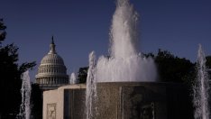 Дългът е необходим за икономическия растеж, но носи и проблеми