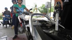 Индонезия планира данък върху продажбите на горива