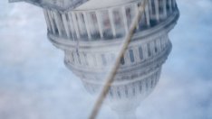 Задава се опасна игра относно тавана върху американския дълг