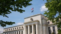 Фед ще продължи с покупките на облигации до април*