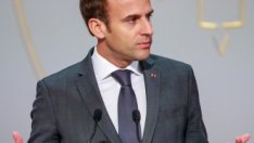 Рейтингът на Макрон расте след пожара в Нотр Дам