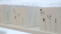 Apple пуска нови шумоизолиращи слушалки?