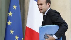 Министърът на икономиката на Франция Еманюел Макрон подава оставка