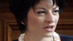Атанасова не отстъпва от идеята само здравно осигурени да сключват имотни сделки