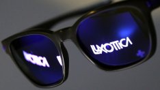 Френската Essilor придобива производителя на Ray-Ban