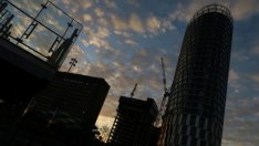 Активността в британското строителство се ускорява до 8-месечен връх