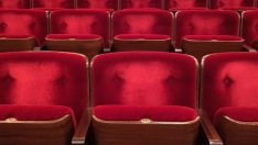 Готови ли са филмовите студиа да обявят война на киноверигите?