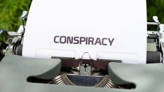 Как технологичните гиганти могат да се борят с конспирациите?