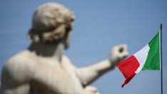 Италия готви понижаване на прогнозите за бюджетен ръст в опит да се разбере с ЕС