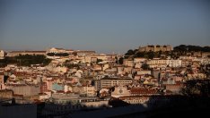 ЕК подготвя пътя за ограничения на Airbnb и покупките на втори жилища