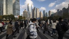 Населението на Китай се е свило за първи път от 1961 г. насам 