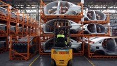 "АвтоВАЗ" спира частично производството през март поради недостиг на части