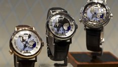 Руснаците ще трябва да се лишат от любимите на Путин швейцарски часовници