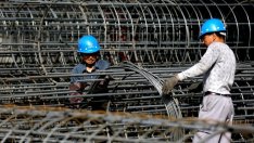 Икономиката на Китай леко се забавя в очакване на ефектите от търговската война