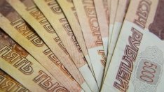 Рублата потъва до най-ниските си стойности спрямо долара от март 2016 г. 