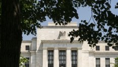 Поредното ускоряване на щатската инфлация усложни задачата на Фед