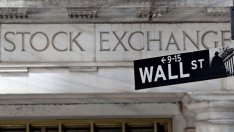 Защо Уолстрийт запазва спокойствие на фона на протестите в САЩ?