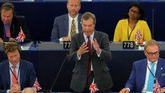 Зелените, крайнолевите и крайнодесните са против Фон дер Лайен