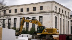 Нито една от лихвените опции пред Фед не е оптимална