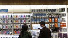 Apple и Samsung отново обират каймака на смартфон индустрията