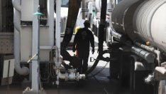 Решението на ОПЕК+ за добива понижава цените на петрола*