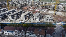 Жилищният пазар в Китай продължава да затъва, постепенно възстановяване се очаква догодина