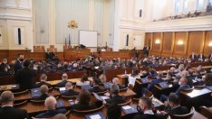 Плаващите мнозинства в НС – риск за бюджета и парите от ЕС за възстановяване