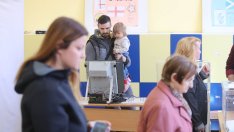 Проблеми с машините и по-висока активност в изборите за 49-то Народно събрание