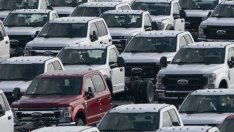 Свиването на печалбата не спря Ford да повиши целогодишните си прогнози