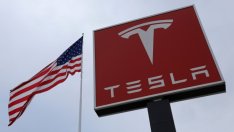 Каква печалба са донесли 1000 долара, инвестирани в Tesla през 2010 г.?