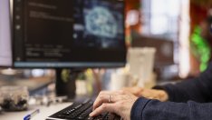 Бизнесът у нас е предпазлив към наемане на нови хора, все повече се обръща към AI