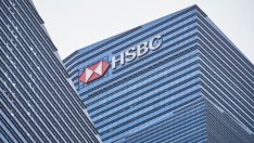 HSBC възобновява изплащането на дивидент въпреки срива на печалбата