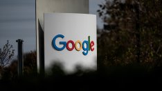 Google и Apple посъветваха служителите си с американски визи да ограничат пътуванията в чужбина