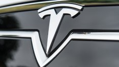 Акциите на Tesla се сринаха до най-ниското си ниво за годината 