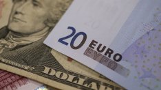 Еврото достигна ново 20-годишно дъно спрямо долара