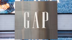 Бизнесът с дрехи втора употреба изкушава все повече модни марки