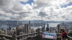 Имение на бивш ръководител на Evergrande беше продадено наполовина на покупната му цена