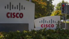 Cisco зададе слаба прогноза за приходите, намекваща за рецесия
