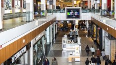 Най-големият щатски оператор на молове Simon опря до Amazon, за да оцелее