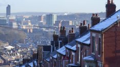 Цените на британските жилища стагнират през януари